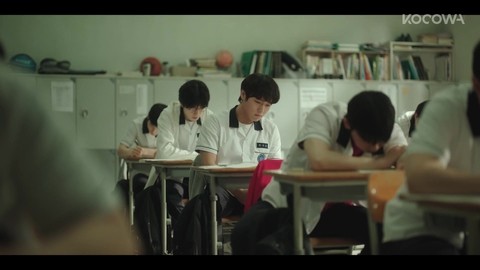 Ши Ыну приклеивают наркотик