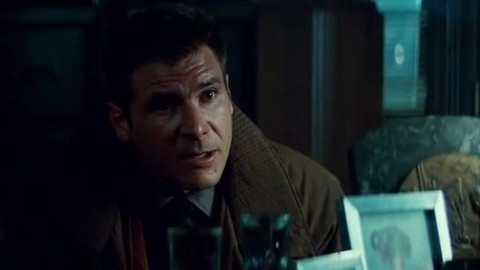 Декард возвращается к работе