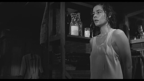 ОТКРОВЕННАЯ СЦЕНА ИЗДЕВАТЕЛЬСТВА - СПИСОК ШИНДЛЕРА (1993)