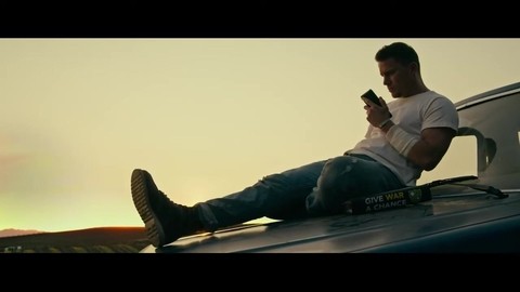 Спасибо, что спасла мою жизнь (кадры из фильма "Лулу и Бриггс/Dog", 2022)
