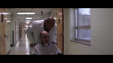 Паркер сбегает из больницы.