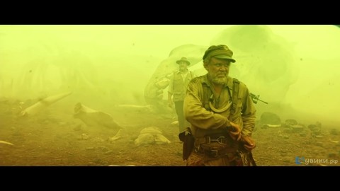Нападение черепозавра — «Конг: Остров черепа» (2017) Сцена из фильма