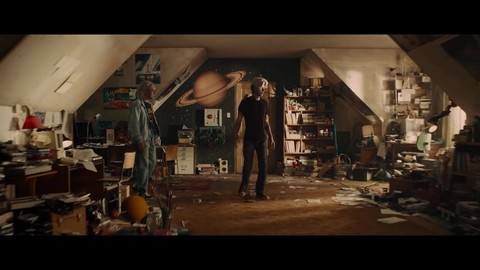 Парсифаль получает Пасхальное яйцо из рук Холлидея. Первому игроку приготовиться.
