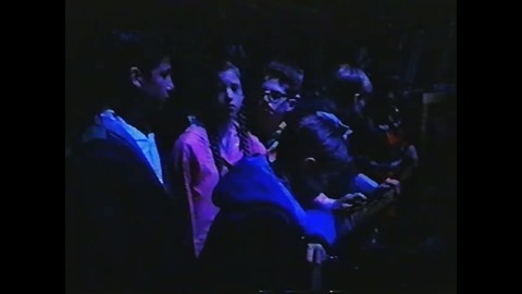 Дети пошли на поиски клоуна