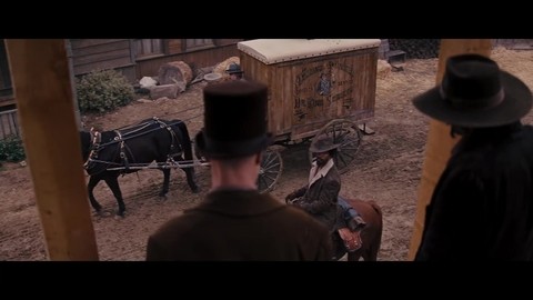 Соглашение в баре за кружкой пива — Джанго освобождённый (фильм 2012) Сцена 1/10