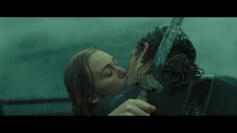Уилл Тёрнер делает предложение Элизабет Суонн. Гектор Барбосса женит Уилла и Элизабет.