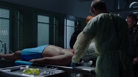 Обследование первого трупа Пилы | Пила 8 (2017)