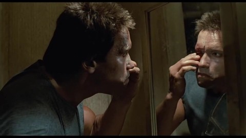 Терминатор (1984) - Т-800 извлекает у себя глаз (10/17) | КИНОМиг