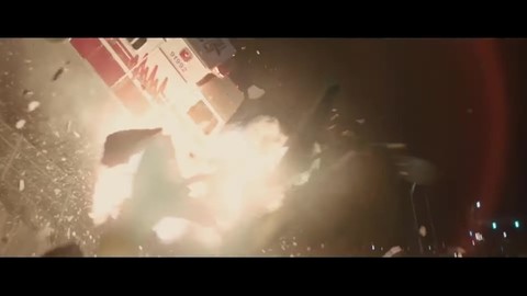 Хоббс сбивает и уничтожает дрон