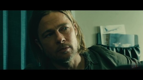 Зомби на борту самолета - Война миров Z (2013) - Момент из фильма