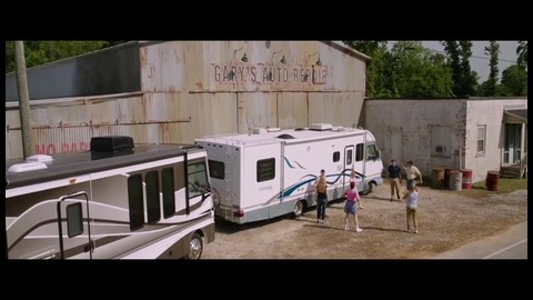 Грузовик Раздавил Ребёнка ... отрывок из фильма (Мы - Миллеры/We're The Millers)2013