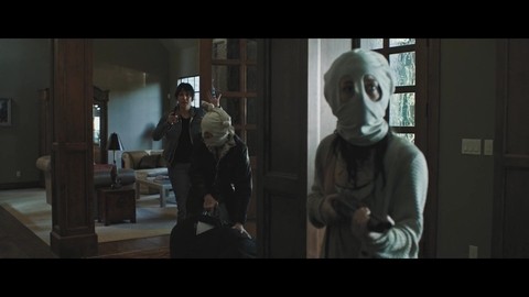 Рут и грабители проникли в дом Кристиана Румак