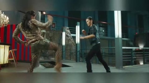 бой из фильма между девушками