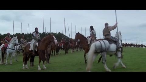 Английские лучники обстреливают шотландцев. HD