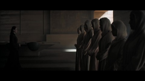 Джессике дарят Крис-нож. Дюна (2021).